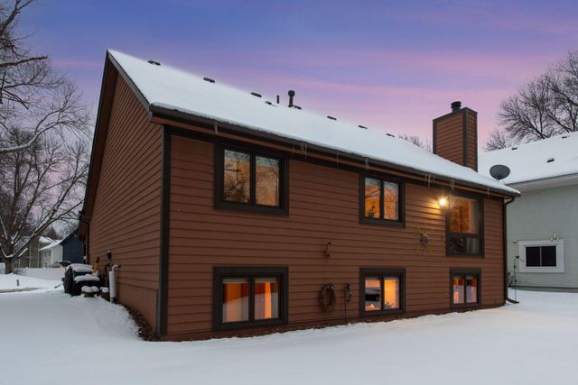 18719 Clear View Drive, Minnetonka, MN 55345