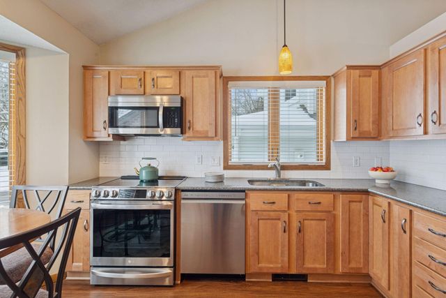 18719 Clear View Drive, Minnetonka, MN 55345