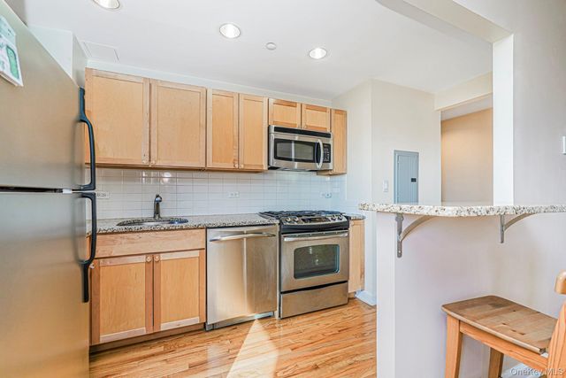 775 Lafayette 5F, Brooklyn, NY 11221