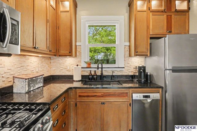2008 S 58 Street, Omaha, NE 68106