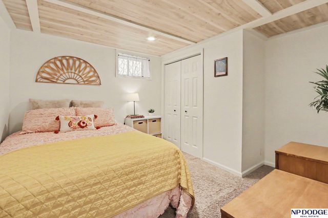 2008 S 58 Street, Omaha, NE 68106