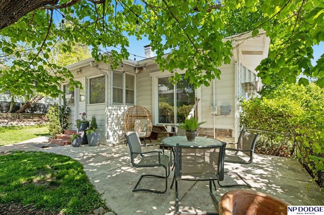 2008 S 58 Street, Omaha, NE 68106
