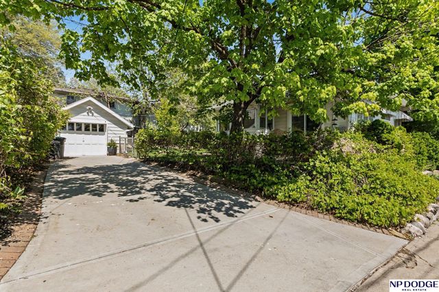 2008 S 58 Street, Omaha, NE 68106