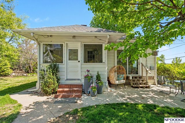 2008 S 58 Street, Omaha, NE 68106
