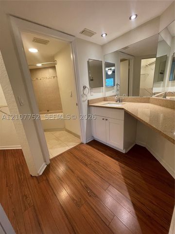 2831 N Oakland Forest Dr 211, Oakland Park, FL 33309