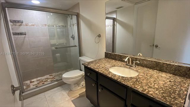 2831 N Oakland Forest Dr 211, Oakland Park, FL 33309