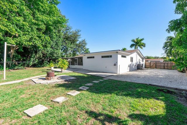 4871 SW 36th Ct, Pembroke Park, FL 33023