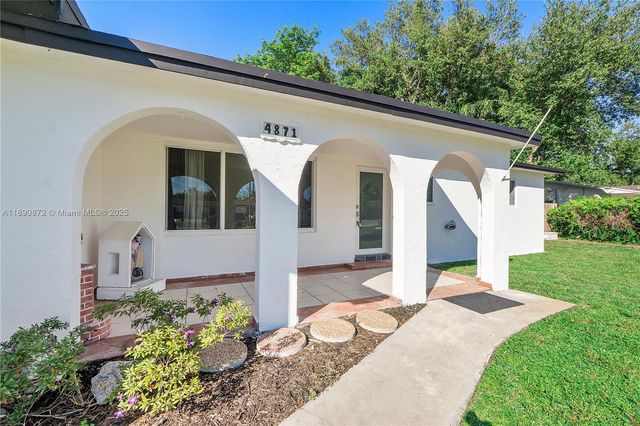 4871 SW 36th Ct, Pembroke Park, FL 33023
