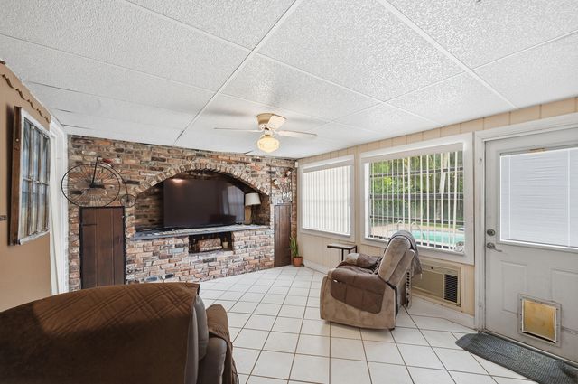 2316 SE 1st Street, Boynton Beach, FL 33435