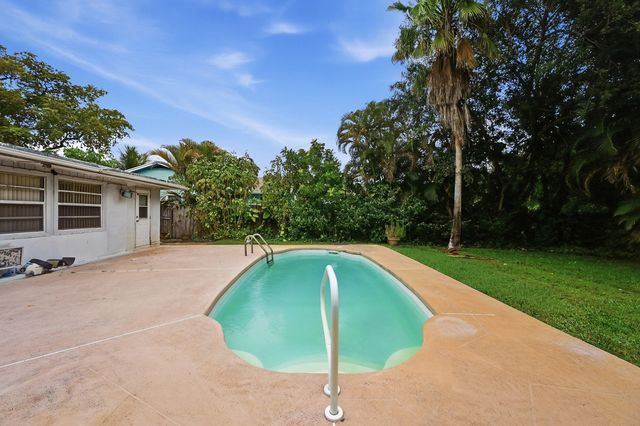 2316 SE 1st Street, Boynton Beach, FL 33435