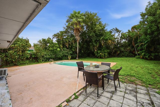 2316 SE 1st Street, Boynton Beach, FL 33435