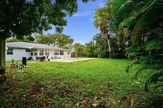 2316 SE 1st Street, Boynton Beach, FL 33435