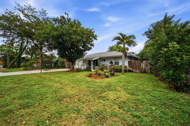 2316 SE 1st Street, Boynton Beach, FL 33435