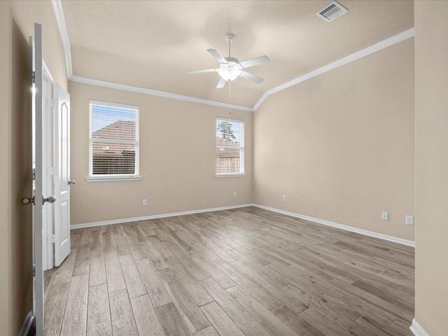 26 Canterborough Place, Tomball, TX 77375