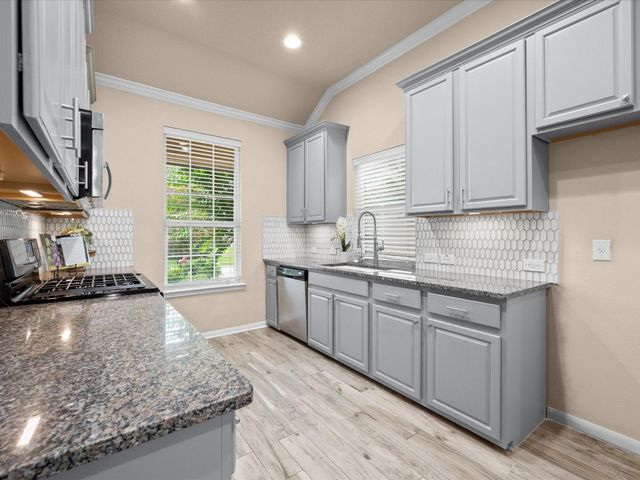 26 Canterborough Place, Tomball, TX 77375