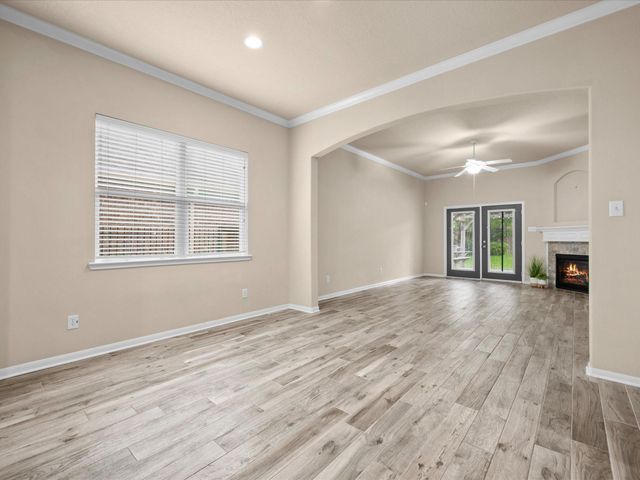 26 Canterborough Place, Tomball, TX 77375