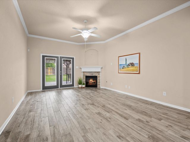26 Canterborough Place, Tomball, TX 77375