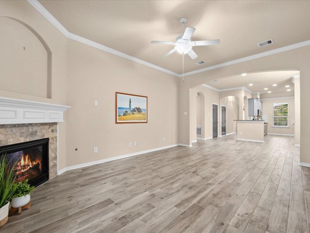 26 Canterborough Place, Tomball, TX 77375