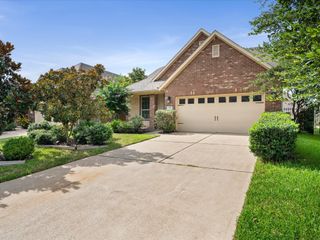 26 Canterborough Place, Tomball, TX 77375