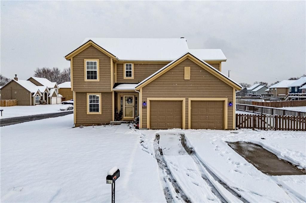 620 River Falls Road, Edwardsville, KS 66111