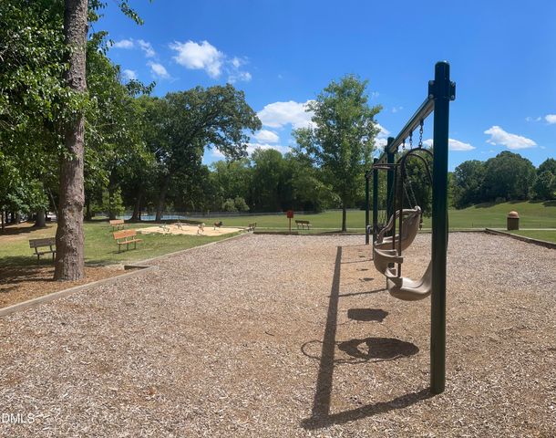 1130 Parkridge Lane 102, Raleigh, NC 27605