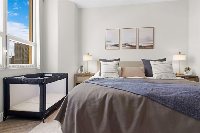 848 Brickell Key Dr 3905, Miami, FL 33131