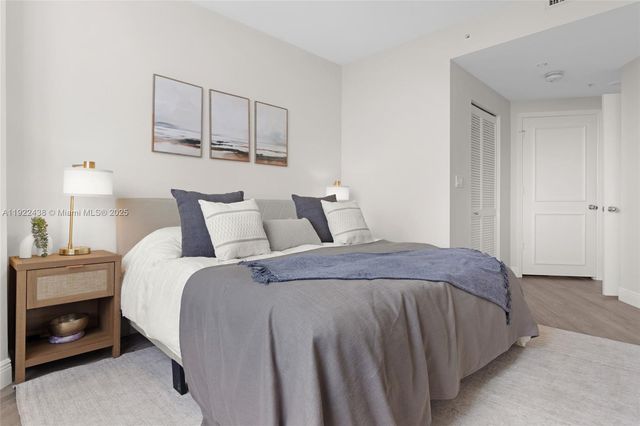 848 Brickell Key Dr 3905, Miami, FL 33131