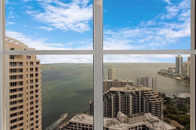 848 Brickell Key Dr 3905, Miami, FL 33131