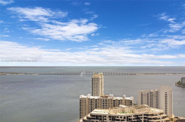 848 Brickell Key Dr 3905, Miami, FL 33131