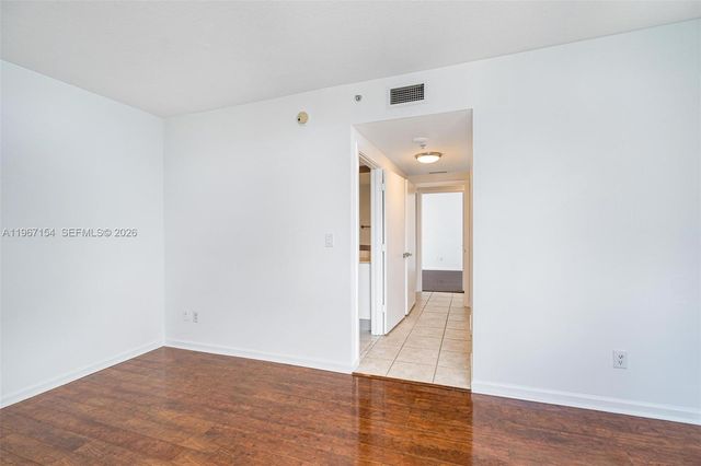 325 S Biscayne Blvd 4115, Miami, FL 33131