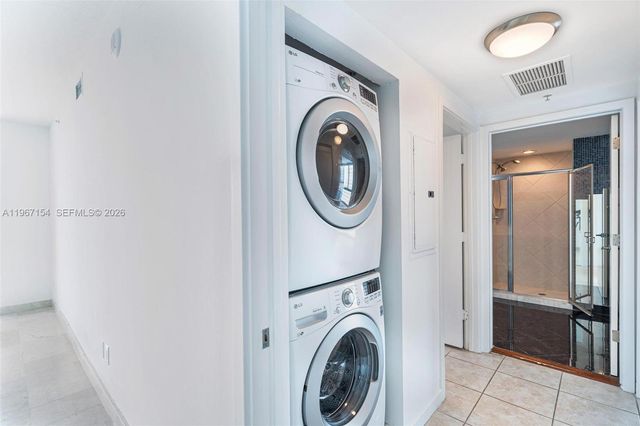 325 S Biscayne Blvd 4115, Miami, FL 33131