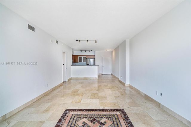 325 S Biscayne Blvd 4115, Miami, FL 33131