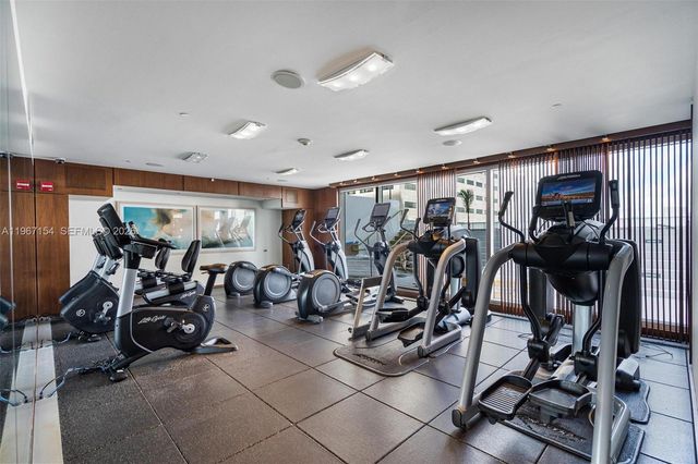 325 S Biscayne Blvd 4115, Miami, FL 33131