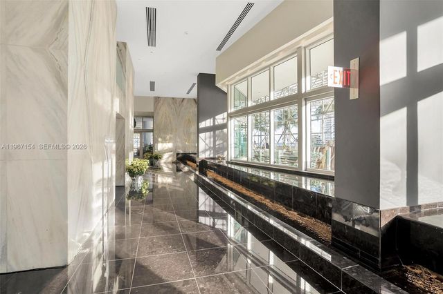 325 S Biscayne Blvd 4115, Miami, FL 33131