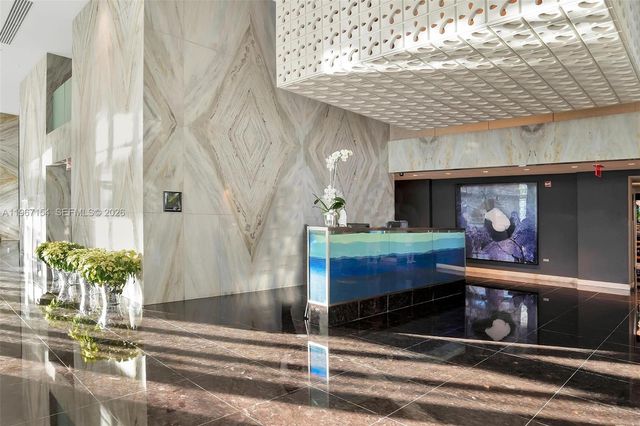 325 S Biscayne Blvd 4115, Miami, FL 33131