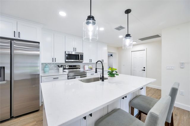 510 ROOKS ROAD, Seffner, FL 33584