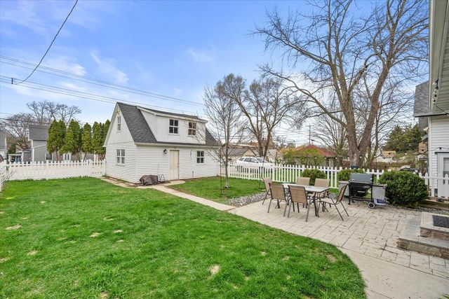 534 3rd AVENUE, West Bend, WI 53095