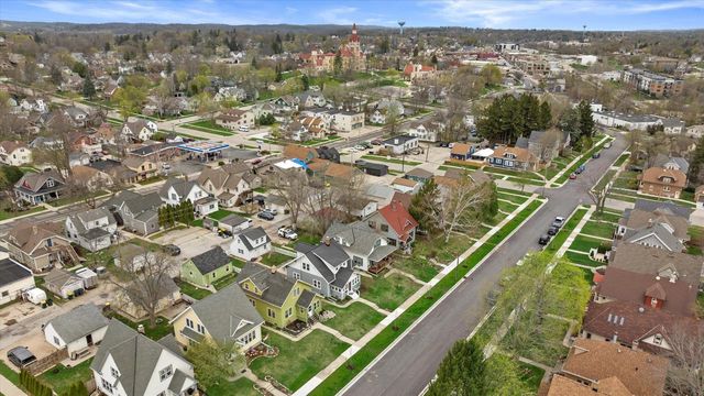 534 3rd AVENUE, West Bend, WI 53095