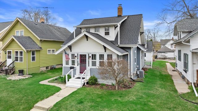 534 3rd AVENUE, West Bend, WI 53095