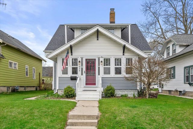534 3rd AVENUE, West Bend, WI 53095