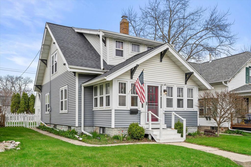 534 3rd AVENUE, West Bend, WI 53095