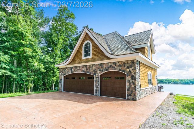 14625 Edgewater Drive, Lyndon Township, MI 48137