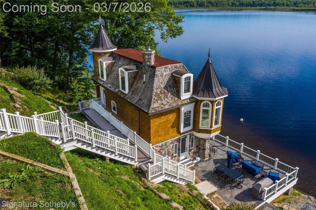 14625 Edgewater Drive, Lyndon Township, MI 48137