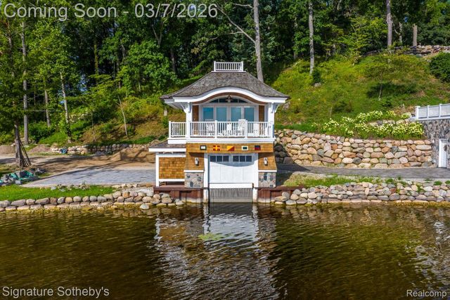 14625 Edgewater Drive, Lyndon Township, MI 48137