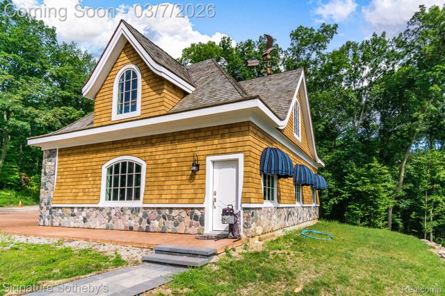 14625 Edgewater Drive, Lyndon Township, MI 48137