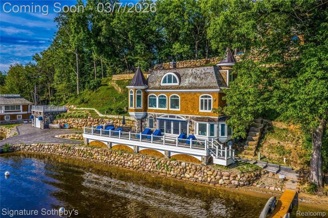 14625 Edgewater Drive, Lyndon Township, MI 48137