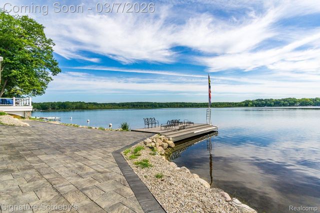 14625 Edgewater Drive, Lyndon Township, MI 48137