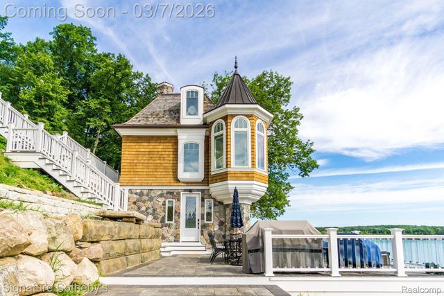 14625 Edgewater Drive, Lyndon Township, MI 48137