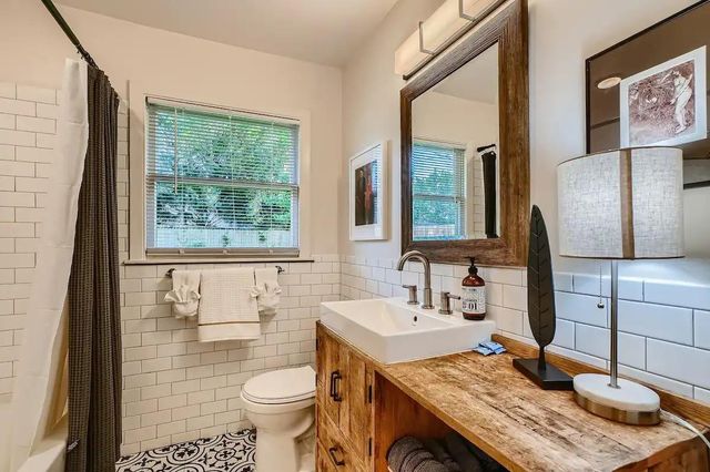4021 Woodshire Street, Houston, TX 77025