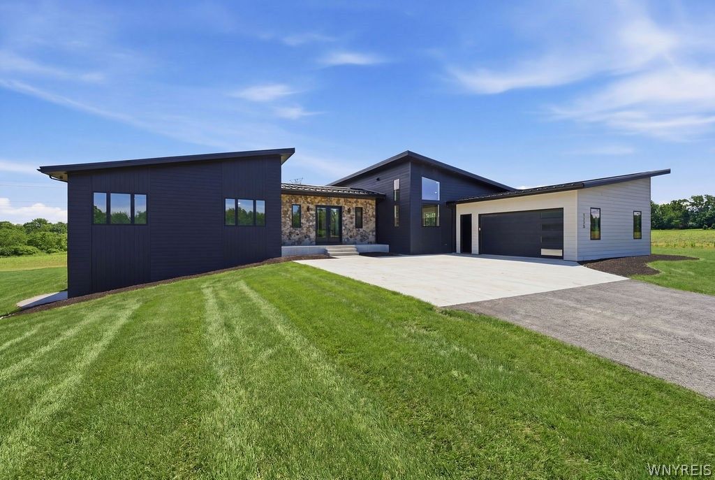 1220 Rice Road, Elma, NY 14059